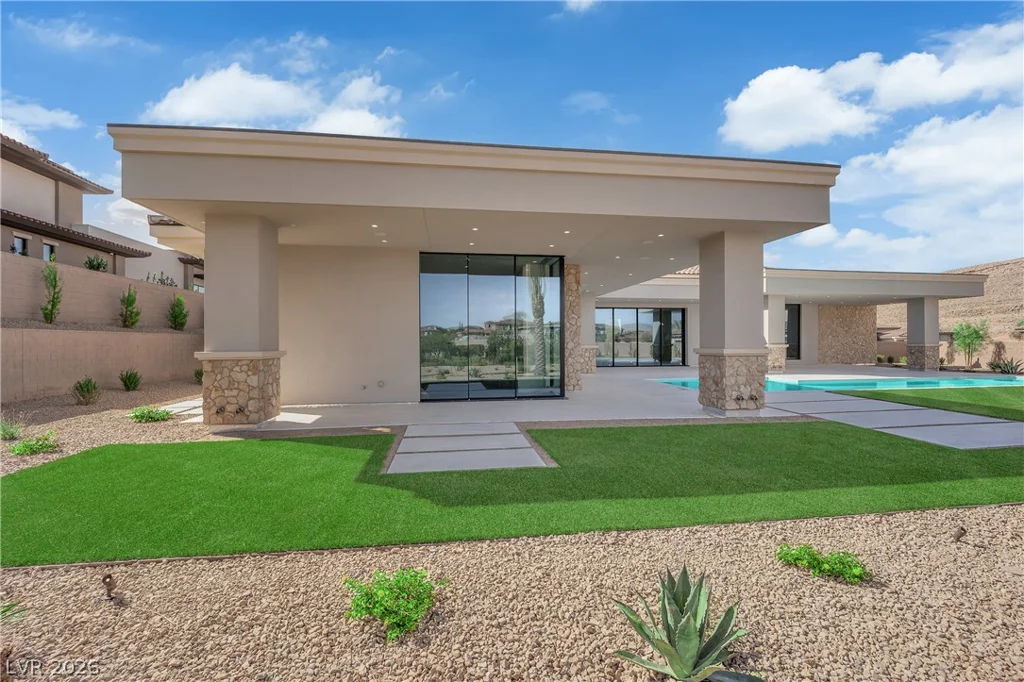 20 Olympia Canyon, Las Vegas, NV 89141