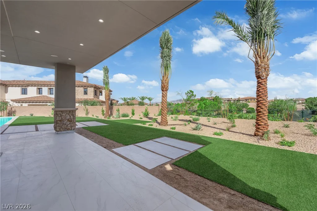20 Olympia Canyon, Las Vegas, NV 89141
