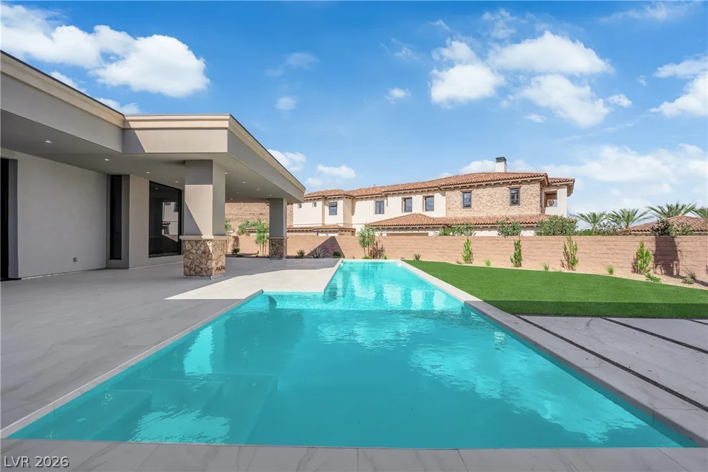 20 Olympia Canyon, Las Vegas, NV 89141