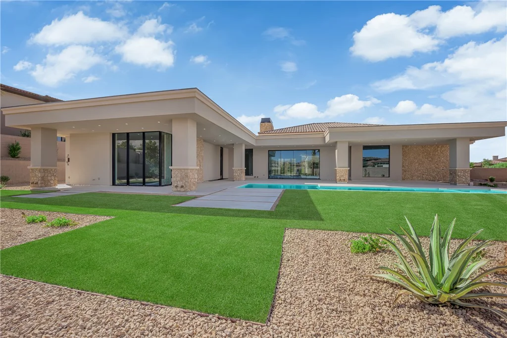 20 Olympia Canyon, Las Vegas, NV 89141