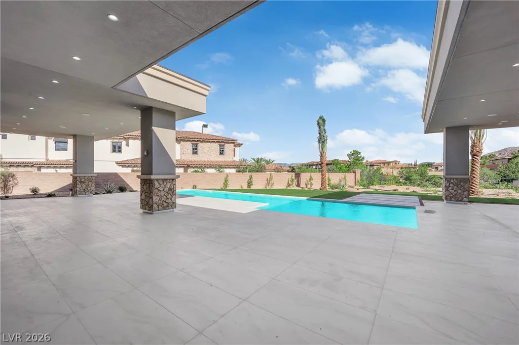 20 Olympia Canyon, Las Vegas, NV 89141