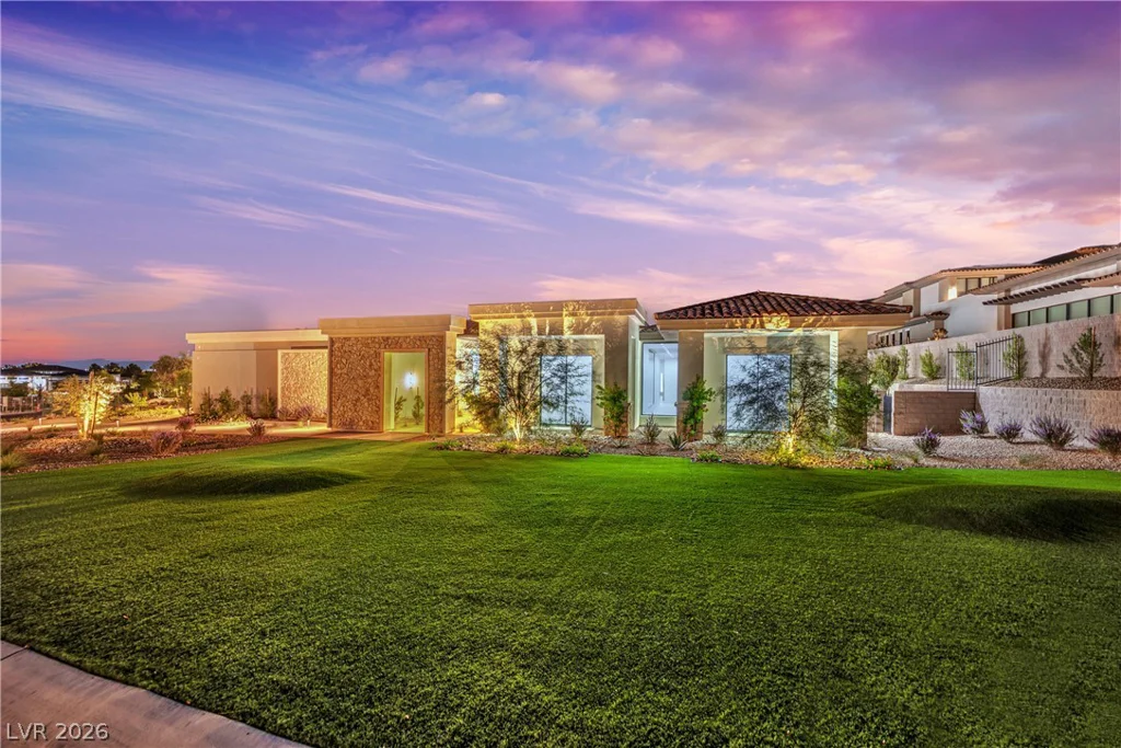 20 Olympia Canyon, Las Vegas, NV 89141