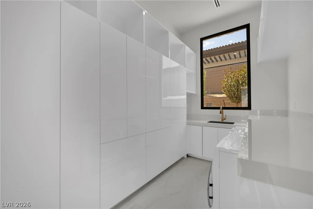 20 Olympia Canyon, Las Vegas, NV 89141