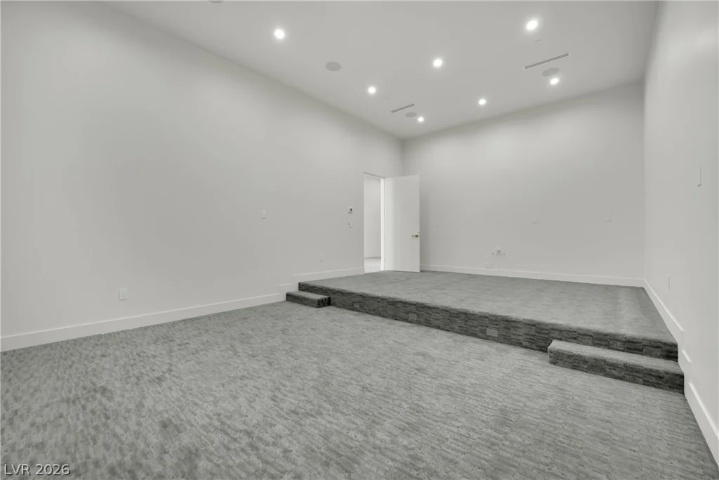 20 Olympia Canyon, Las Vegas, NV 89141