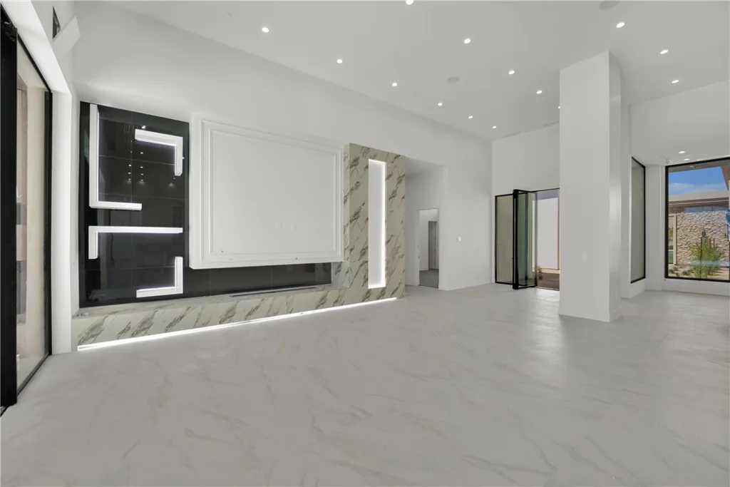 20 Olympia Canyon, Las Vegas, NV 89141