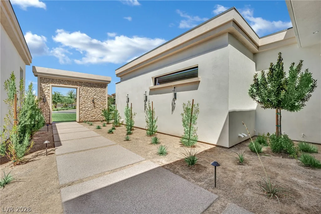 20 Olympia Canyon, Las Vegas, NV 89141