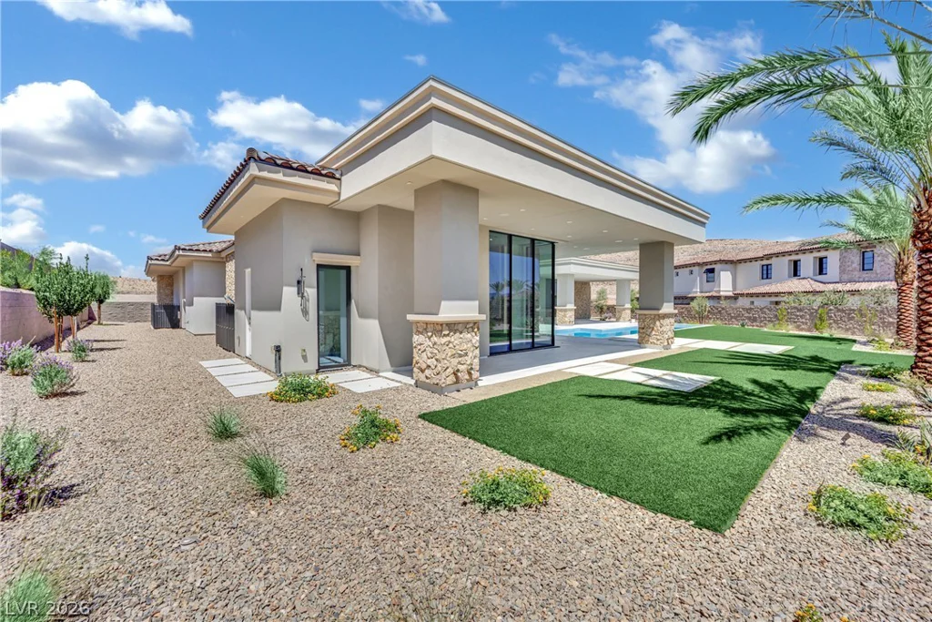 20 Olympia Canyon, Las Vegas, NV 89141