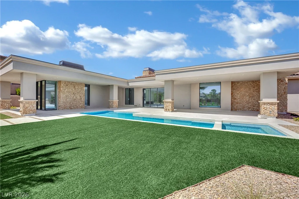 20 Olympia Canyon, Las Vegas, NV 89141