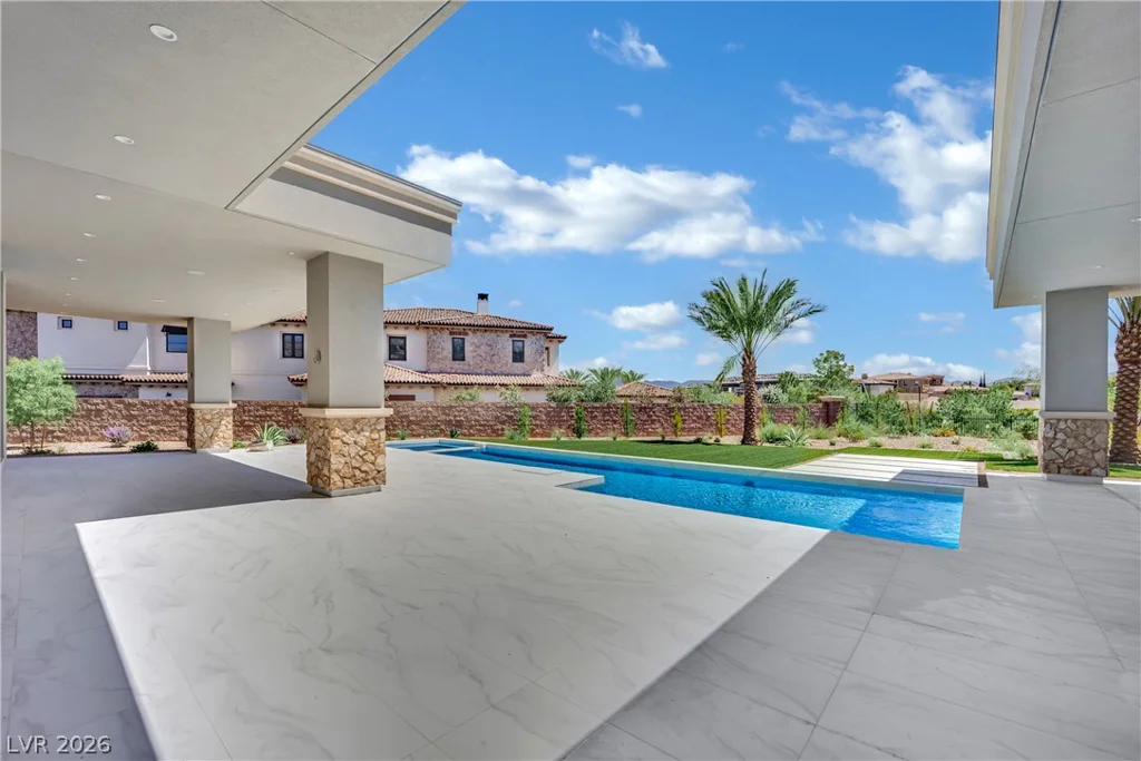 20 Olympia Canyon, Las Vegas, NV 89141