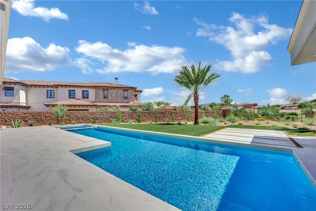 20 Olympia Canyon, Las Vegas, NV 89141