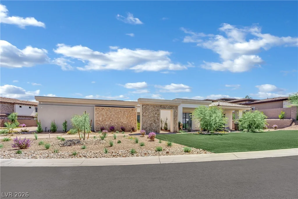 20 Olympia Canyon, Las Vegas, NV 89141