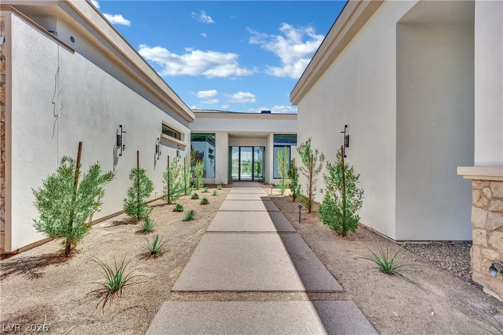 20 Olympia Canyon, Las Vegas, NV 89141
