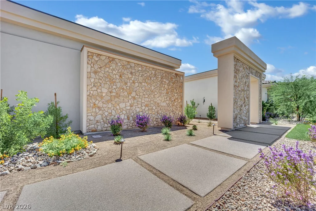20 Olympia Canyon, Las Vegas, NV 89141
