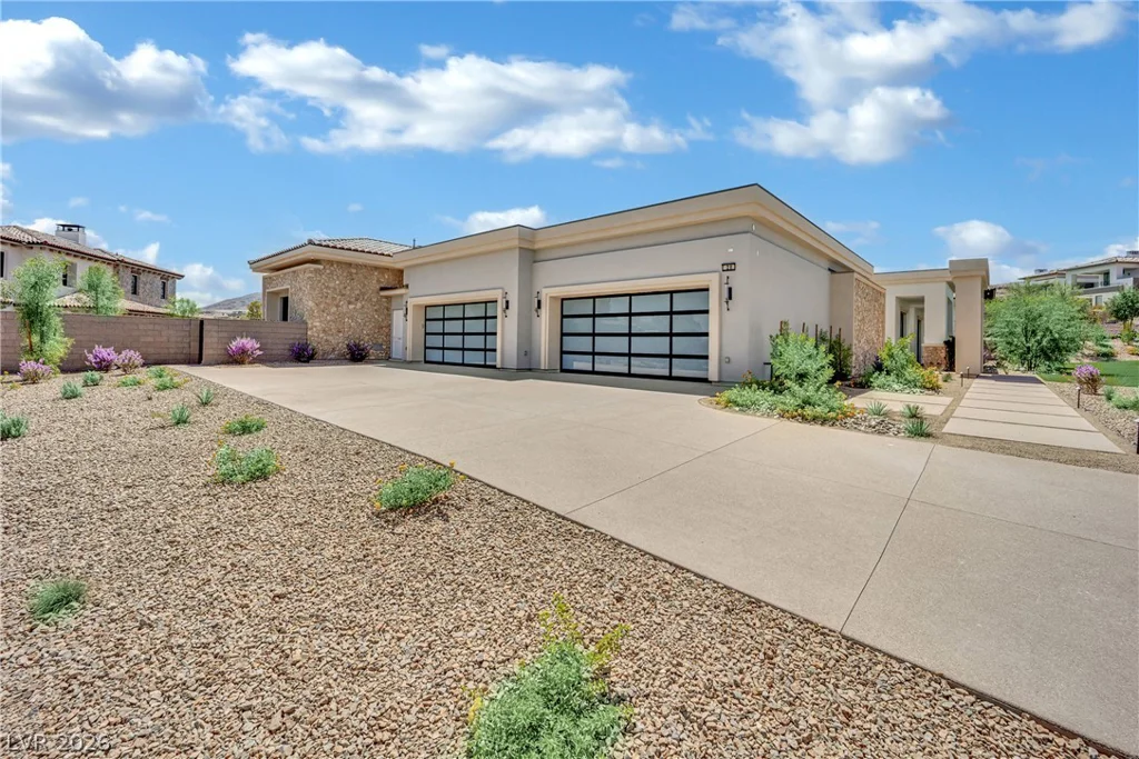 20 Olympia Canyon, Las Vegas, NV 89141
