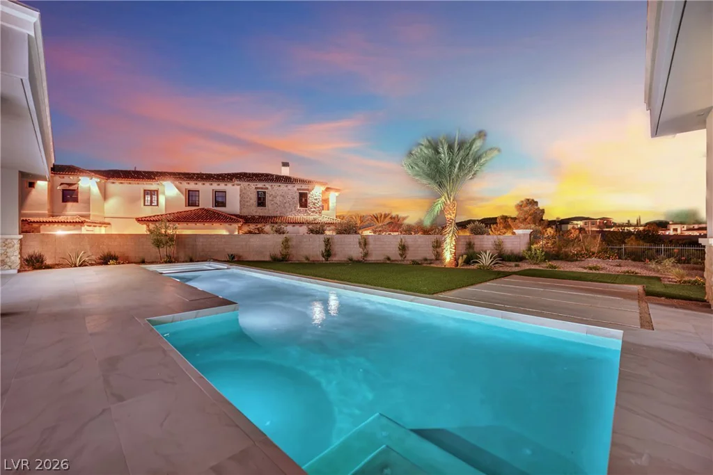 20 Olympia Canyon, Las Vegas, NV 89141