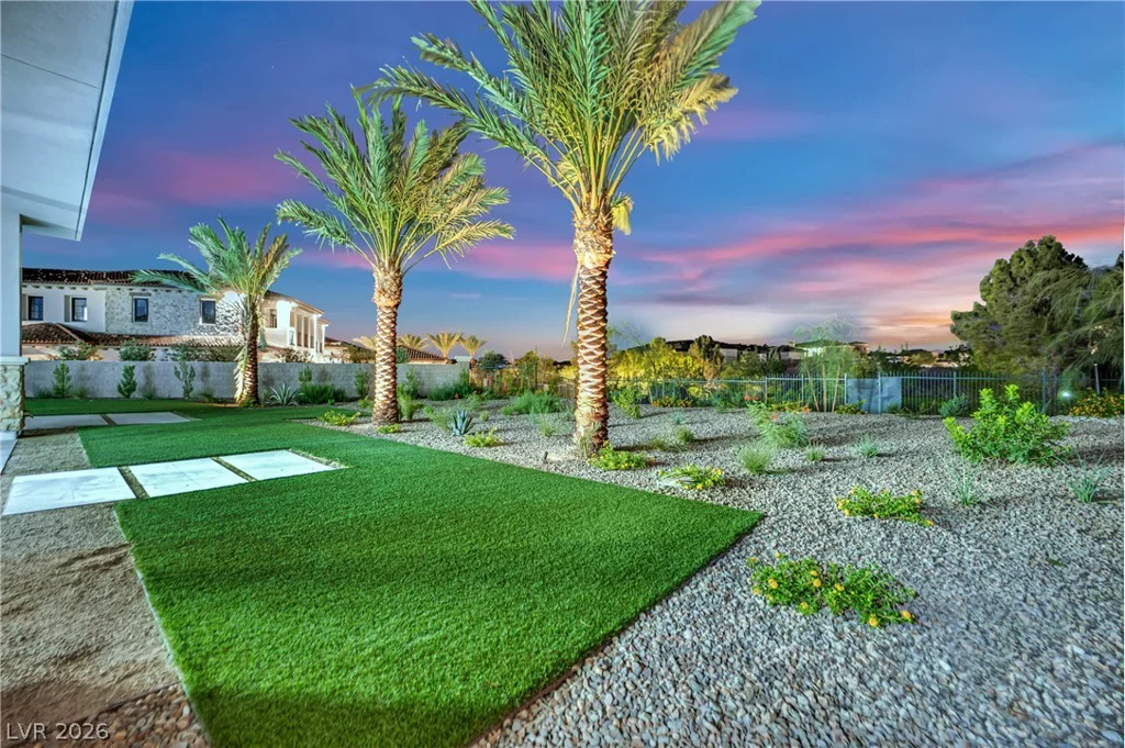 20 Olympia Canyon, Las Vegas, NV 89141