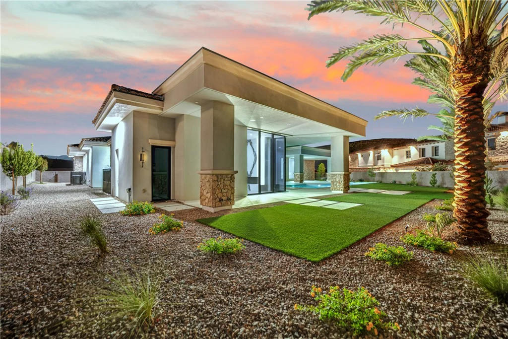 20 Olympia Canyon, Las Vegas, NV 89141