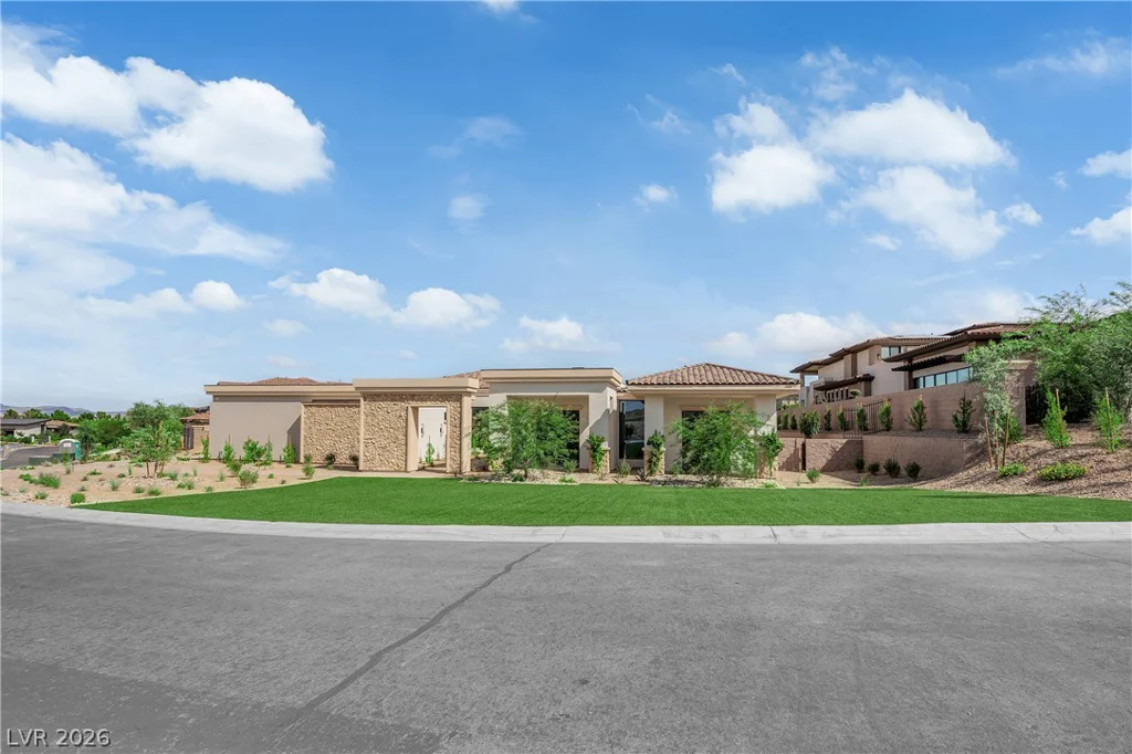 20 Olympia Canyon, Las Vegas, NV 89141
