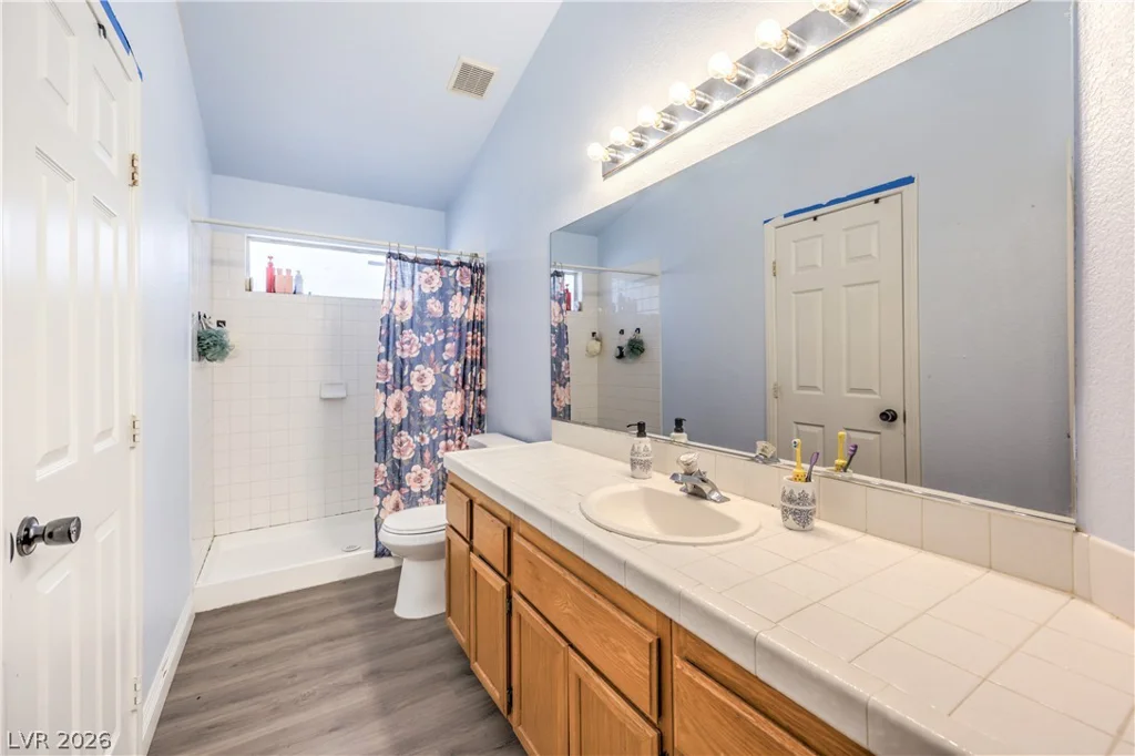 1204 Meridian Bay, Las Vegas, NV 89128