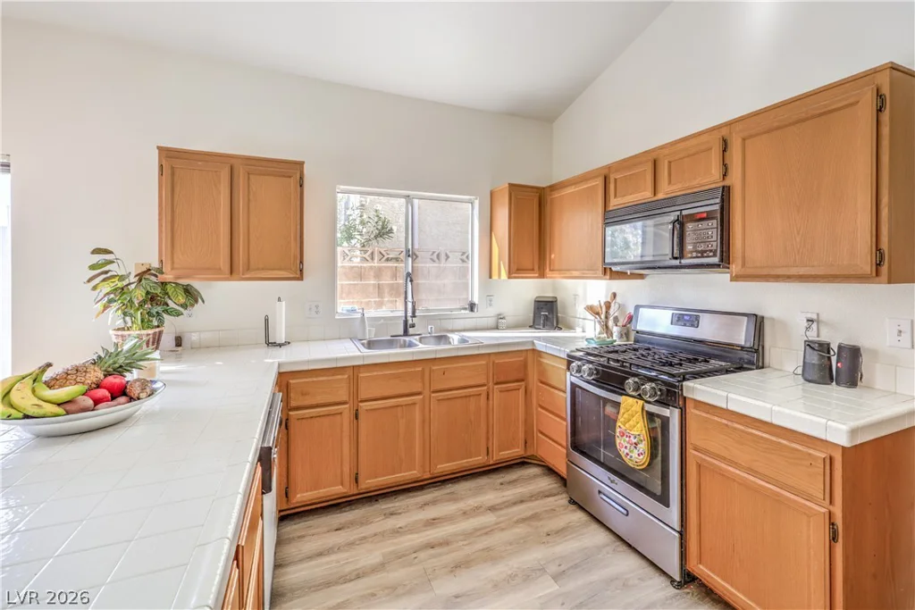 1204 Meridian Bay, Las Vegas, NV 89128