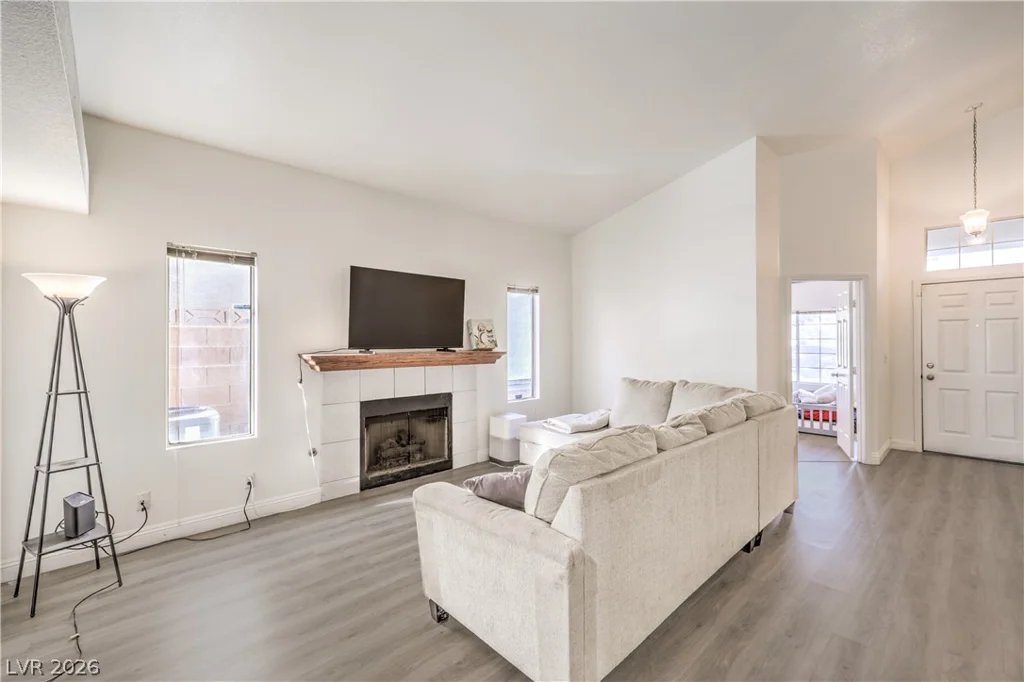 1204 Meridian Bay, Las Vegas, NV 89128