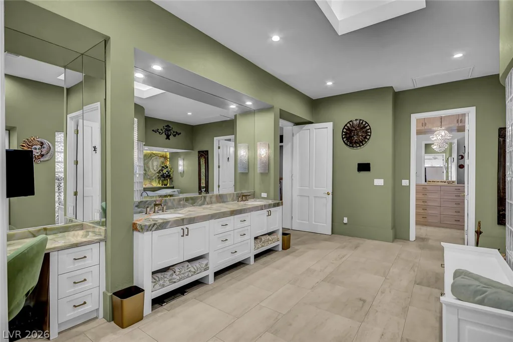 24 Quail Run, Henderson, NV 89014