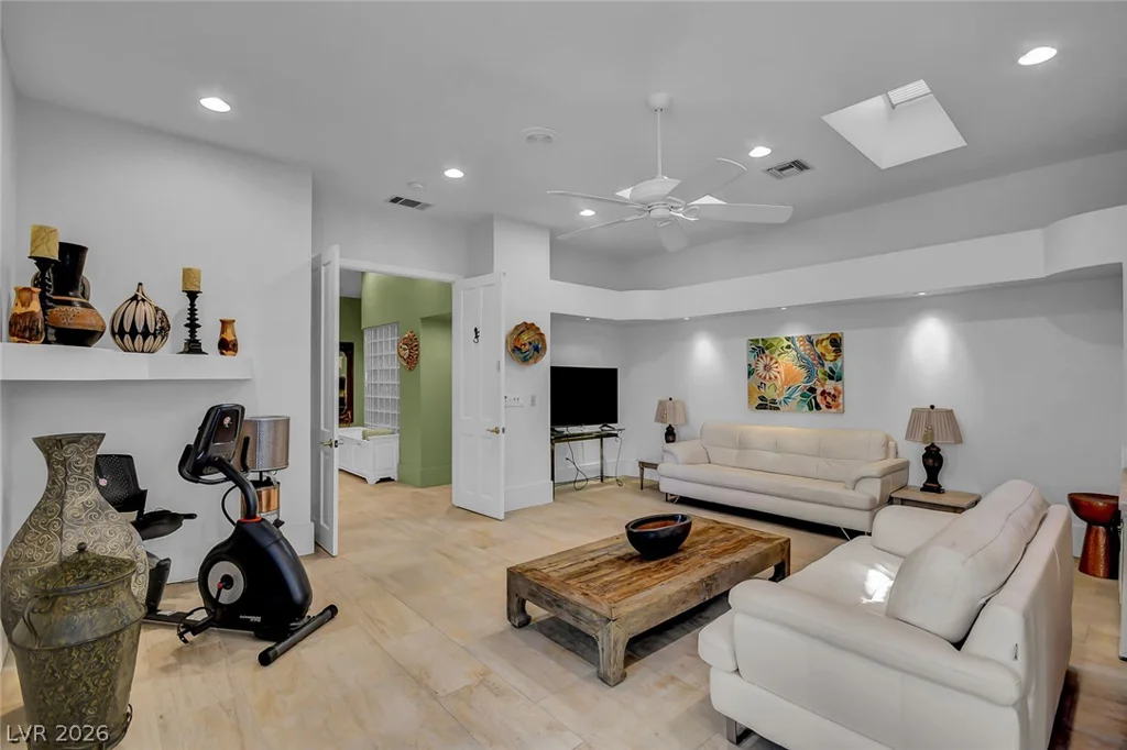 24 Quail Run, Henderson, NV 89014