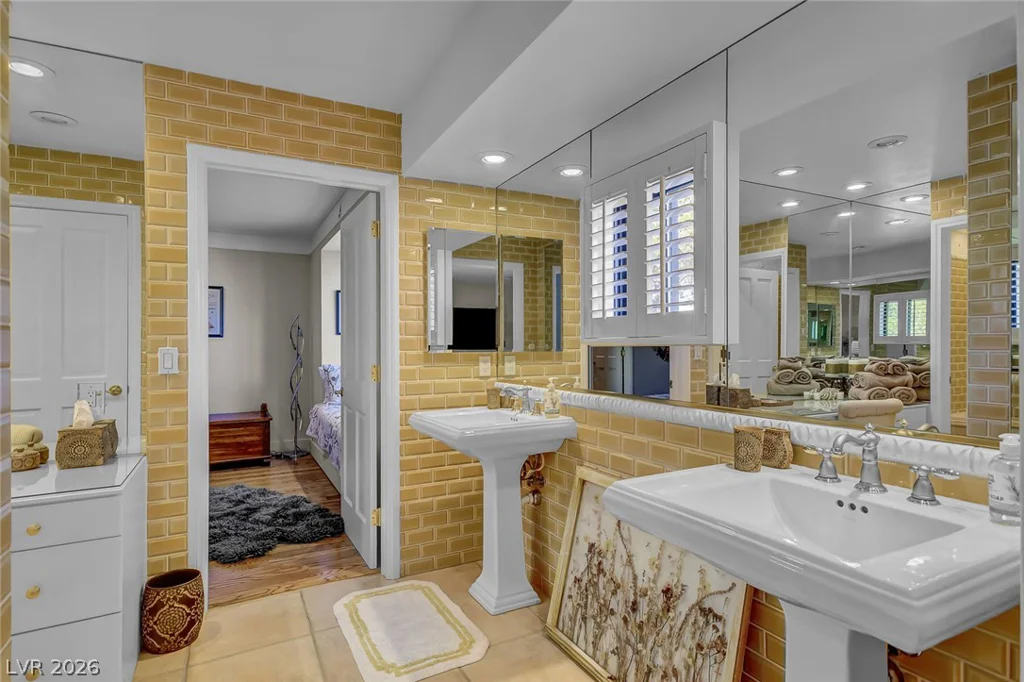 24 Quail Run, Henderson, NV 89014