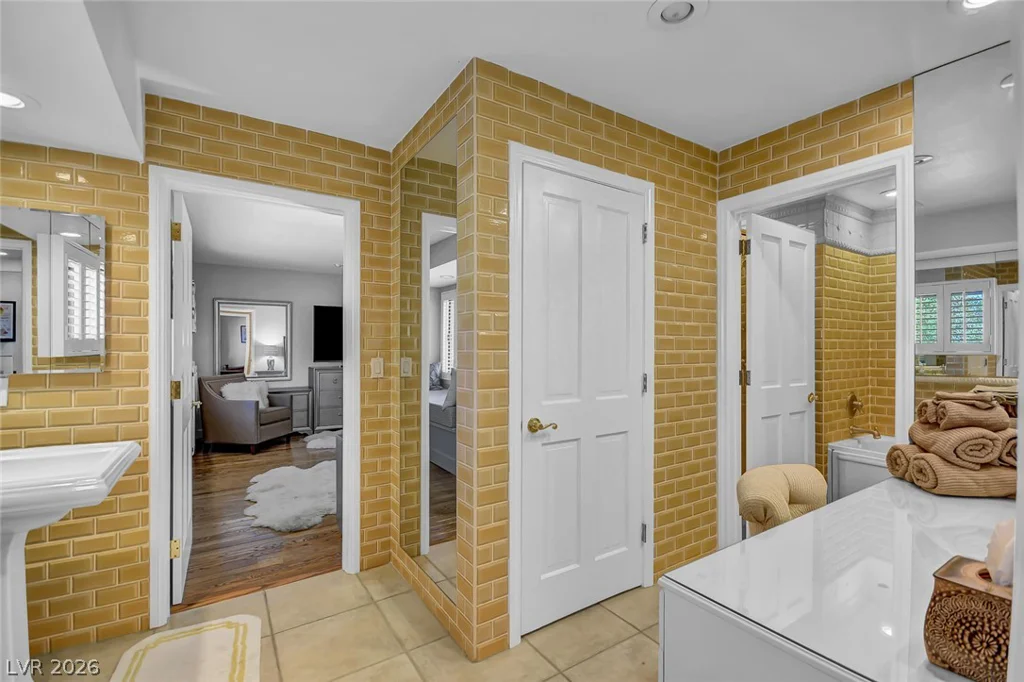 24 Quail Run, Henderson, NV 89014