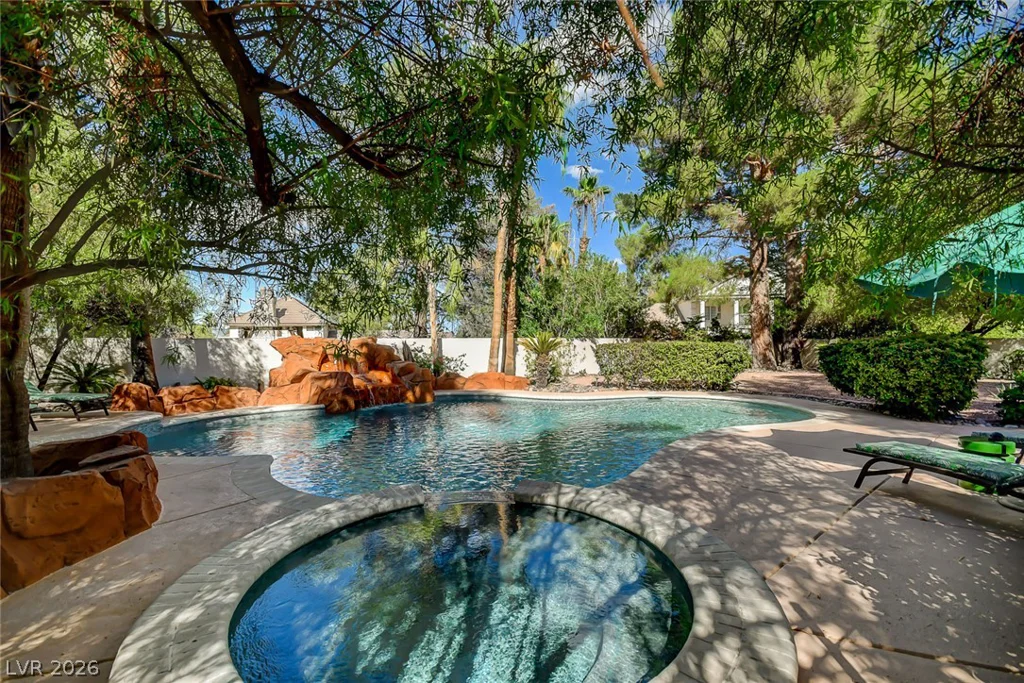 24 Quail Run, Henderson, NV 89014