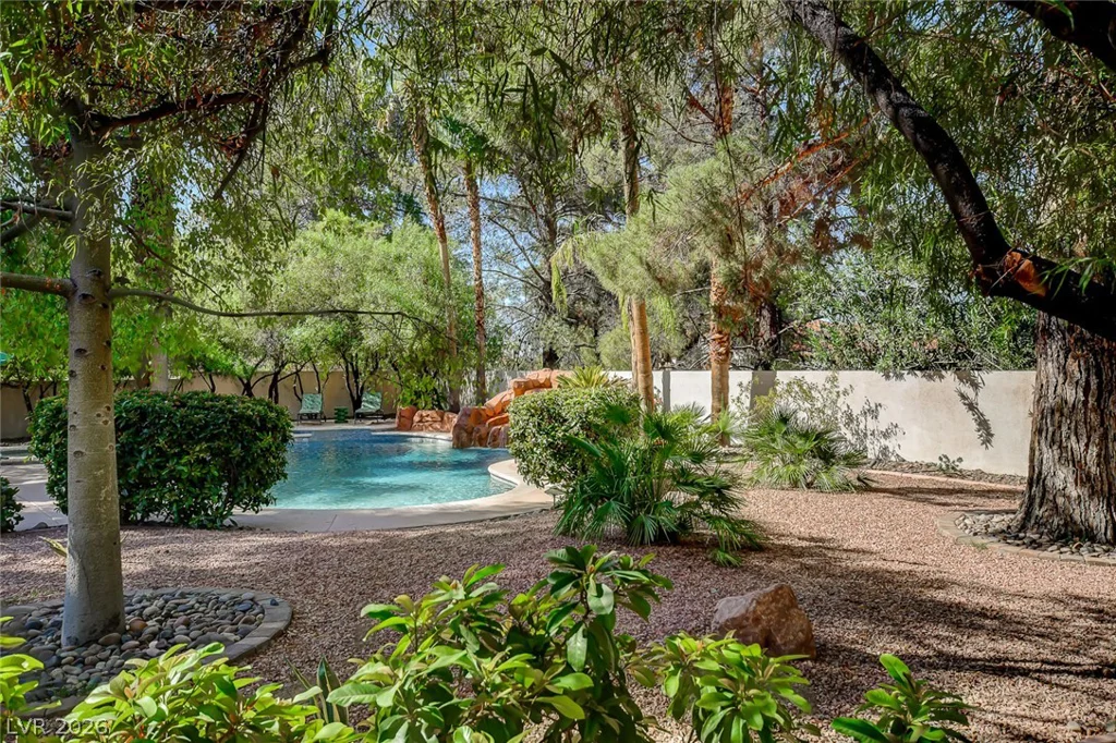 24 Quail Run, Henderson, NV 89014