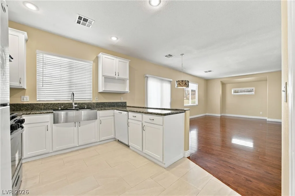 5218 Monterey Park, Las Vegas, NV 89146