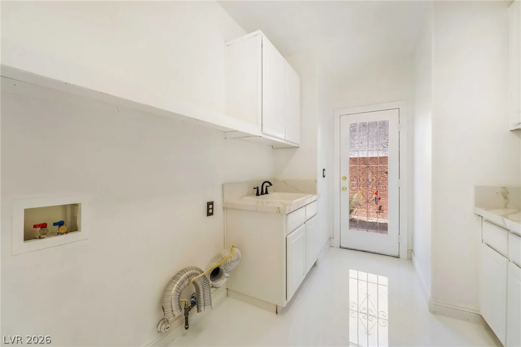 7526 Gossamer Wind, Las Vegas, NV 89139