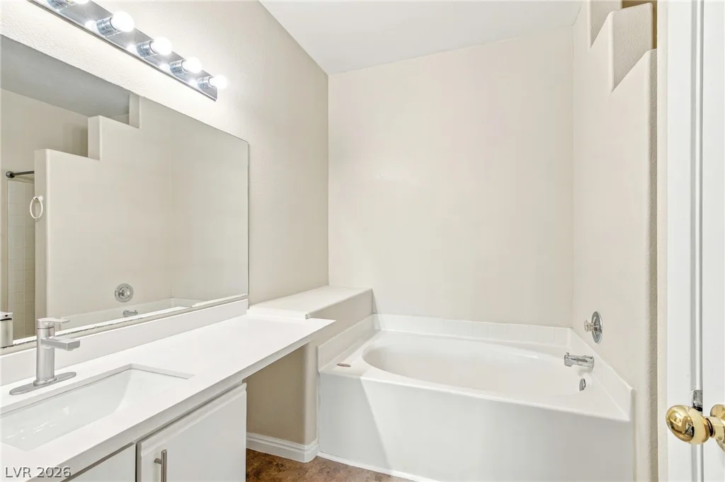 5751 Hacienda, Las Vegas, NV 89122