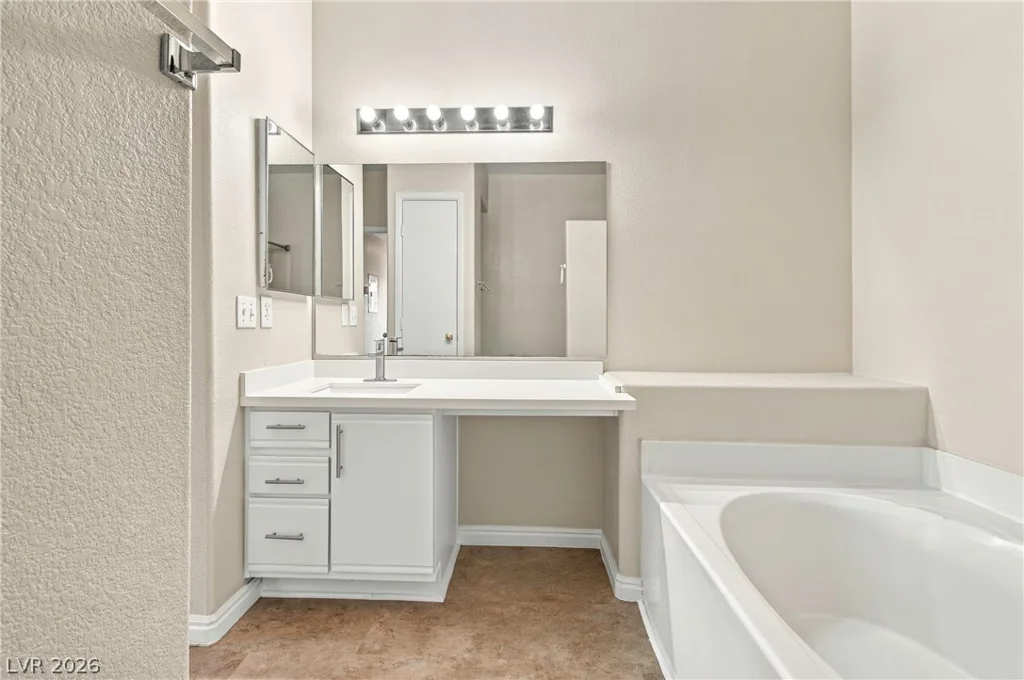 5751 Hacienda, Las Vegas, NV 89122