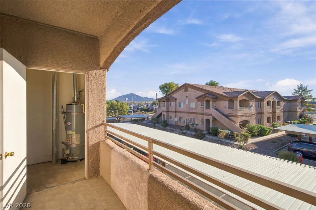 5751 Hacienda, Las Vegas, NV 89122