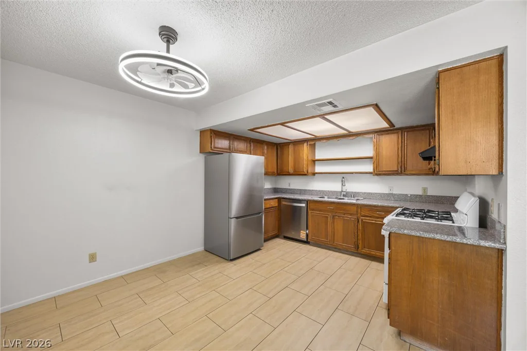 5576 Rochelle, Las Vegas, NV 89103