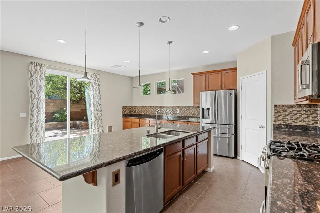 10833 Whipple Crest, Las Vegas, NV 89166