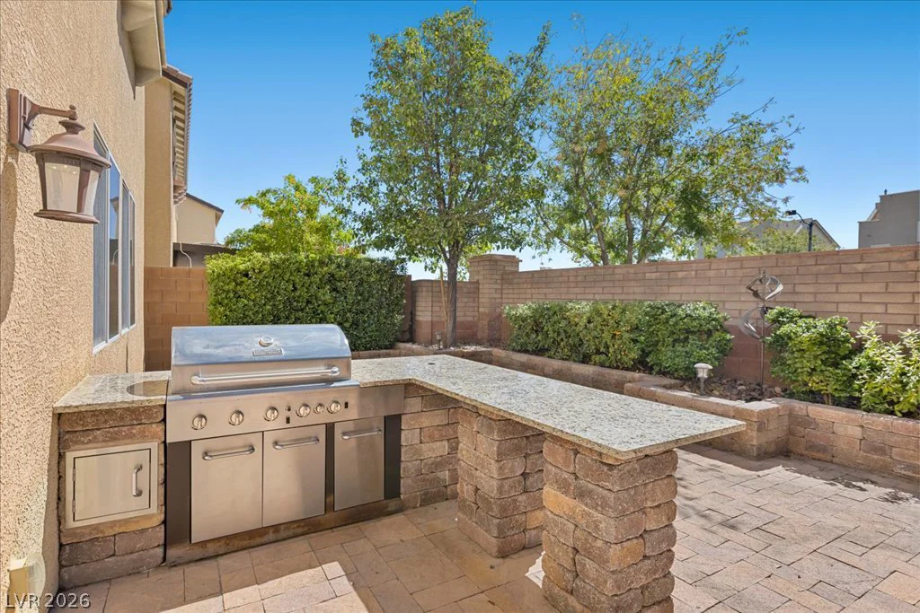 10833 Whipple Crest, Las Vegas, NV 89166