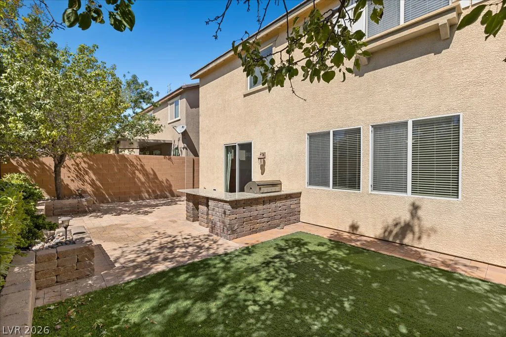10833 Whipple Crest, Las Vegas, NV 89166