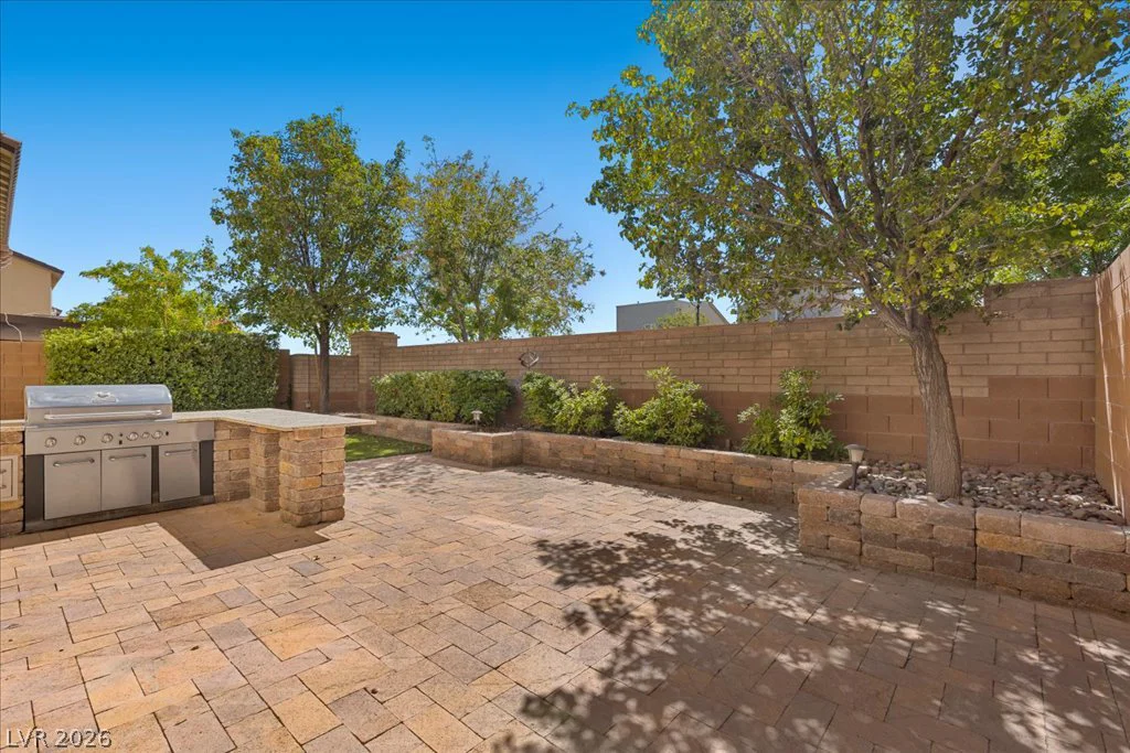10833 Whipple Crest, Las Vegas, NV 89166