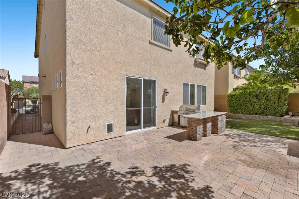 10833 Whipple Crest, Las Vegas, NV 89166