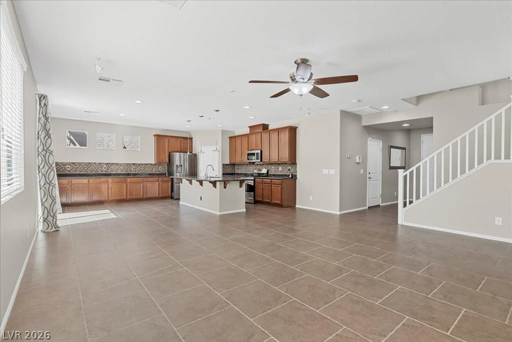 10833 Whipple Crest, Las Vegas, NV 89166