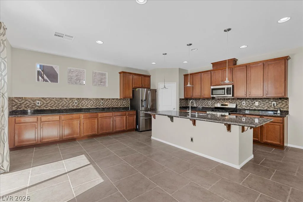 10833 Whipple Crest, Las Vegas, NV 89166