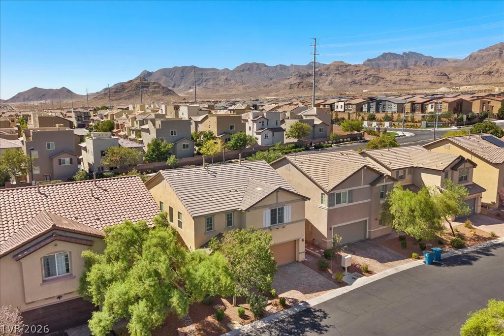 10833 Whipple Crest, Las Vegas, NV 89166