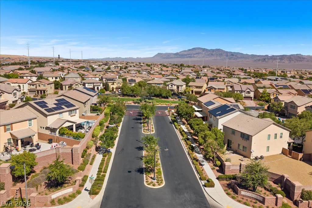 10833 Whipple Crest, Las Vegas, NV 89166
