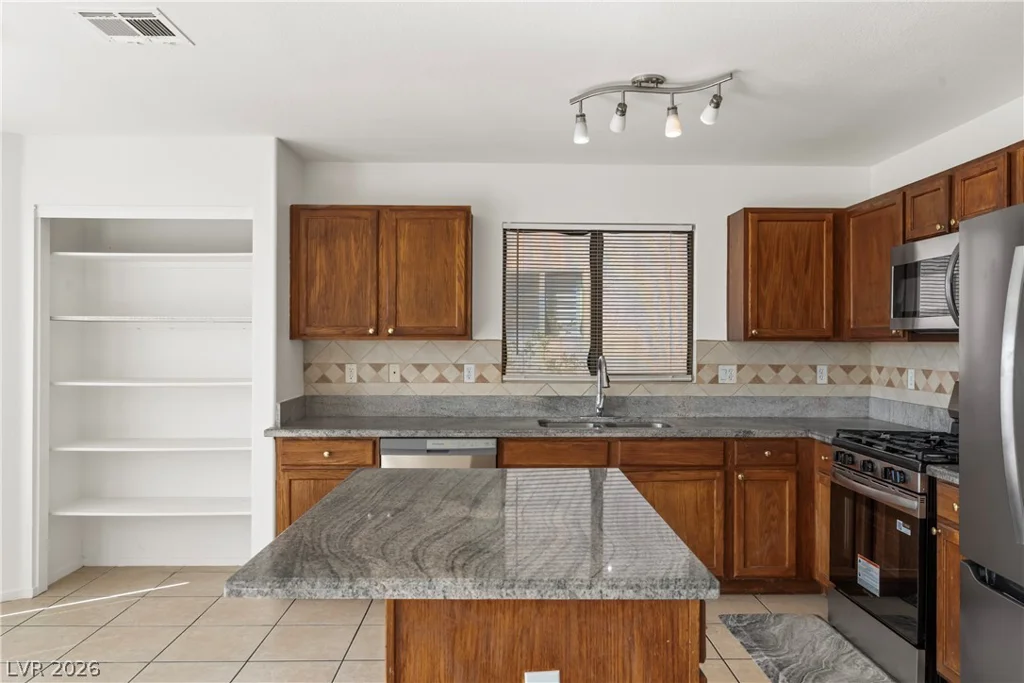 4655 Gracemont, Las Vegas, NV 89139