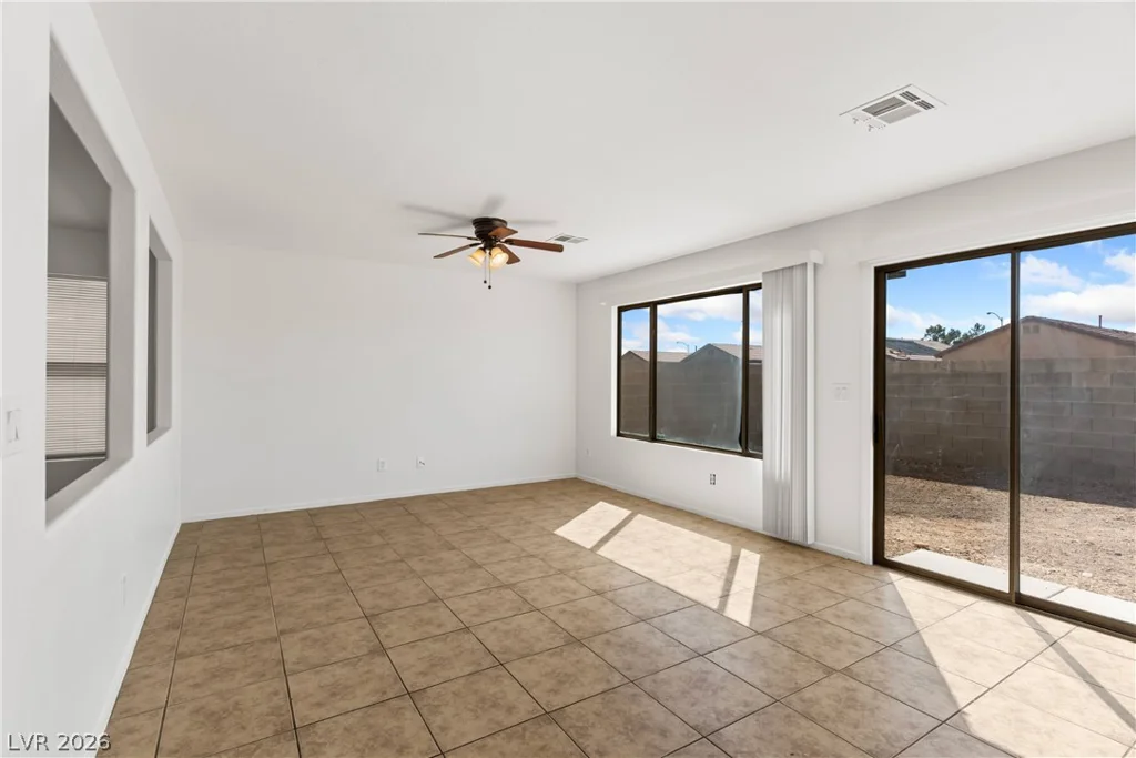 4655 Gracemont, Las Vegas, NV 89139