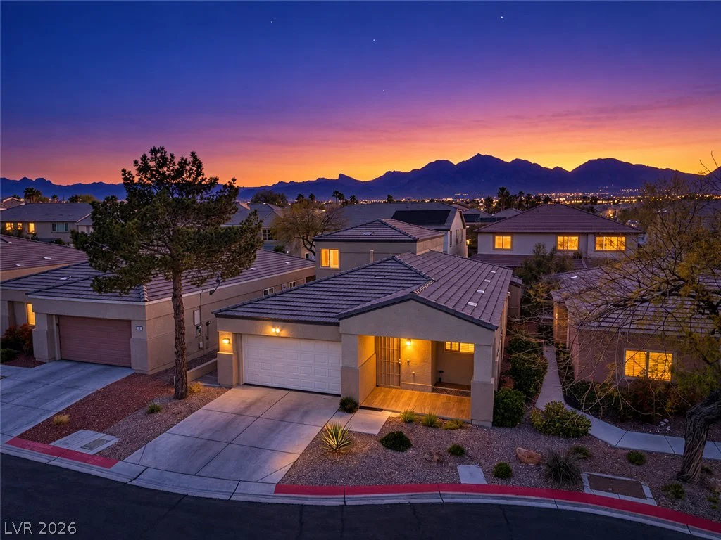 601 Bear Grass, Las Vegas, NV 89144