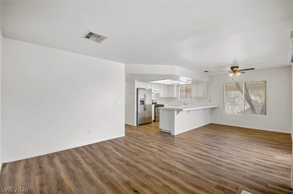 1428 Desert Hills, Las Vegas, NV 89117